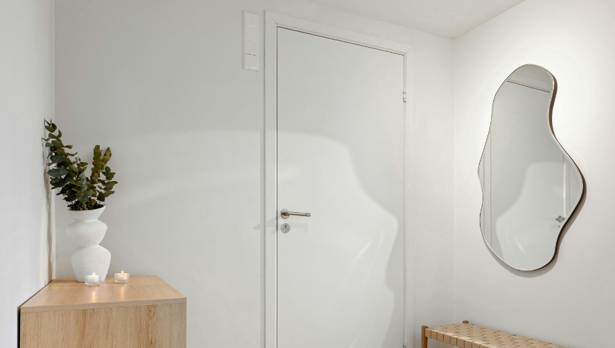 Miroir dans une entrée étroite
